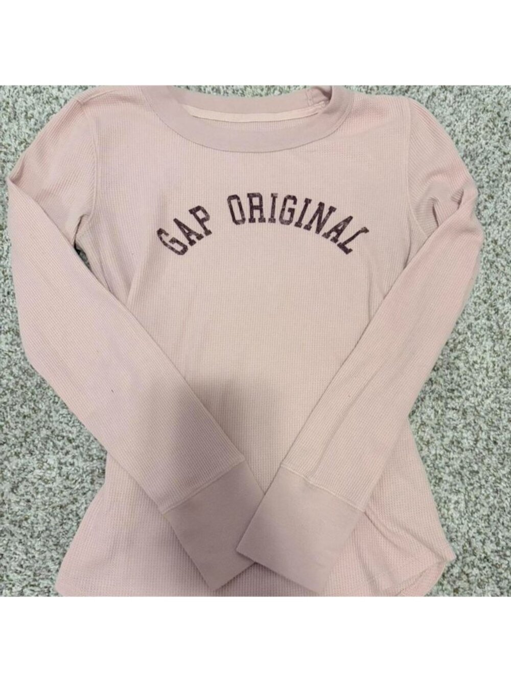 Pink Gap long sleeve top in a size S #preppy #minimalist #cozy #vintage